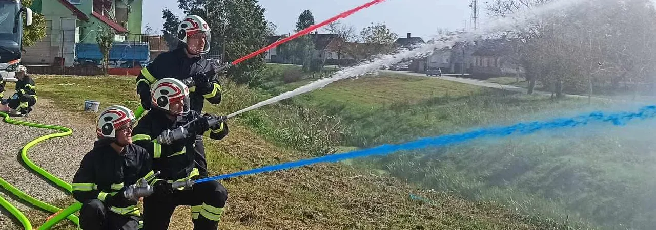 Članovi DVD-a Sikirevci na vježbi